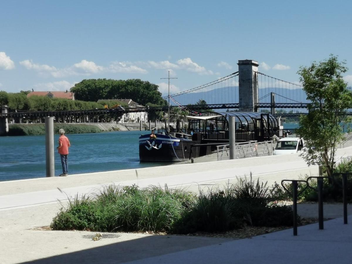 Ferienwohnung Aux Pieds Du Chateau Tournon-sur-Rhone Exterior foto