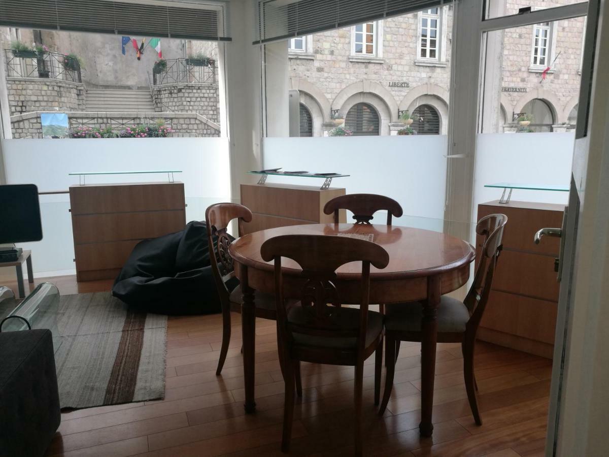 Ferienwohnung Aux Pieds Du Chateau Tournon-sur-Rhone Exterior foto